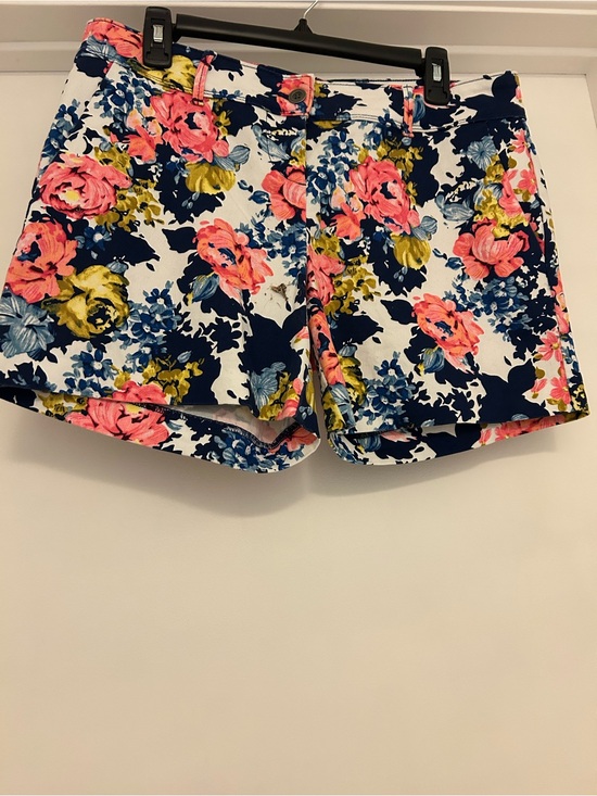 Isaac Mizrahi Pants - Isaac Mizrahi Floral Print Women’s Shorts - Navy, Pink & Yellow Size 10